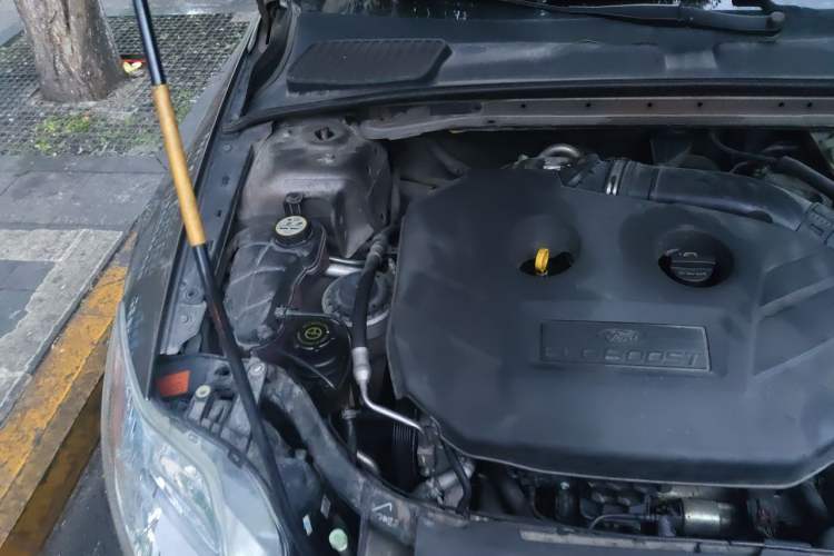 Used Ford Mondeo 2011 2.0L GTDi 200 Fashion Edition Engine Bay Right