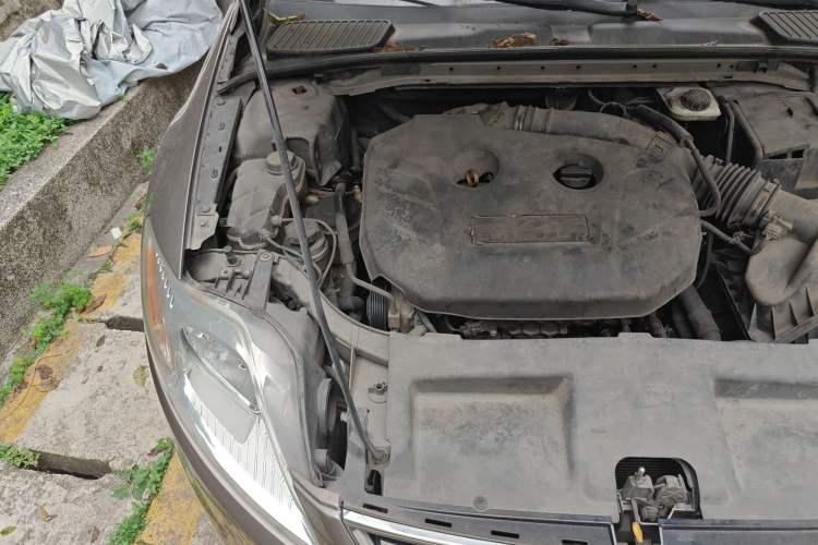 Used Ford Mondeo 2011 2.0L GTDi 200 Fashion Edition Engine Bay Right
