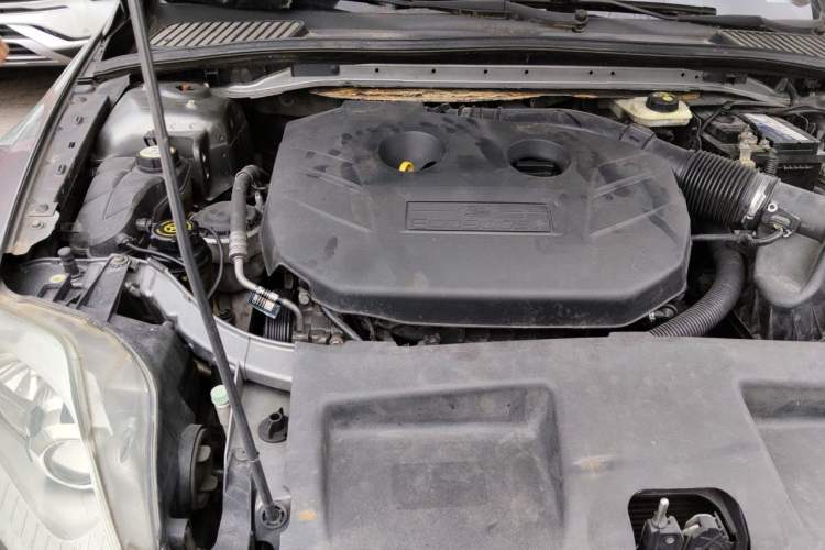 Used Ford Mondeo 2011 2.0L GTDi240 Ultimate Edition Engine Bay Right