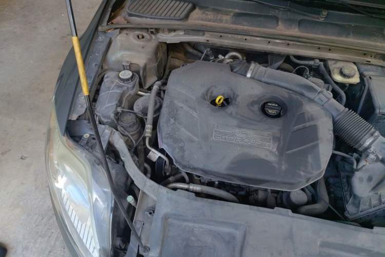 Used Ford Mondeo 2011 2.0L GTDi 200 Fashion Edition Engine Bay Right