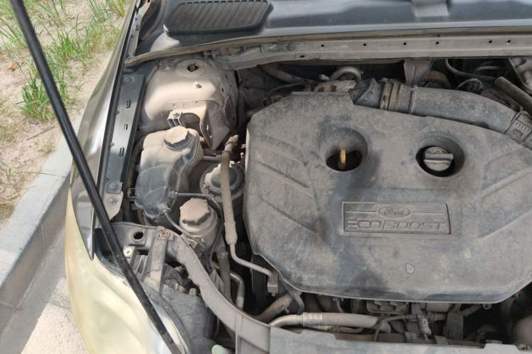 Used Ford Mondeo 2011 2.0L GTDi 200 Fashion Edition Engine Bay Right