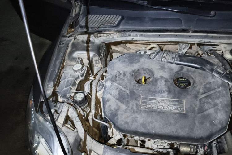 Used Ford Mondeo 2011 2.0L GTDi 200 Fashion Edition Engine Bay Right