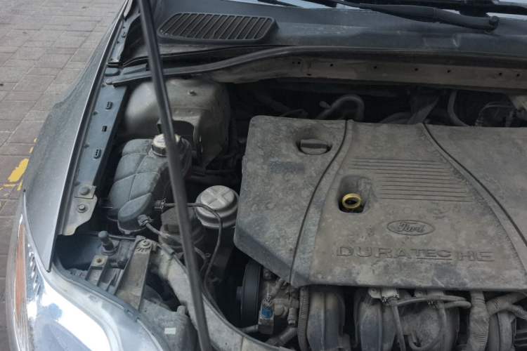 Used Ford Mondeo 2011 2.3L Luxury Model Engine Bay Right