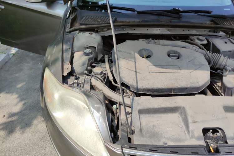 Used Ford Mondeo 2011 2.0L GTDi 200 Fashion Edition Engine Bay Right