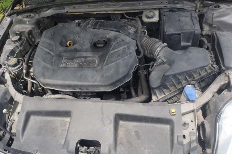 Used Ford Mondeo 2011 2.0L GTDi 200 Fashion Edition Engine Bay