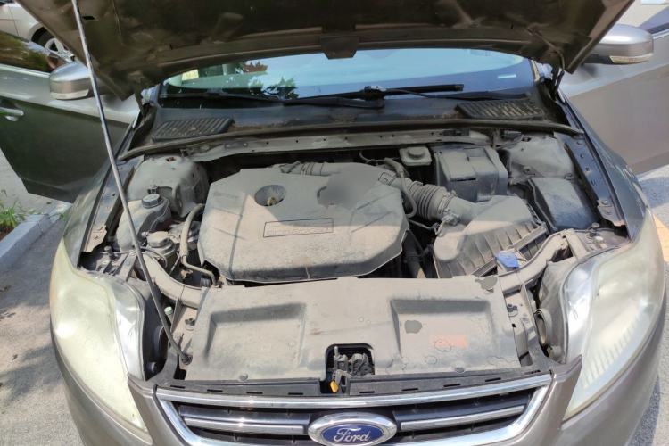 Used Ford Mondeo 2011 2.0L GTDi 200 Fashion Edition Engine Bay