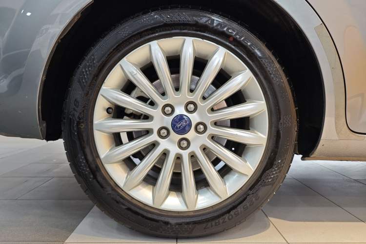Used Ford Mondeo 2011 2.0L GTDi 200 Luxury Edition Exterior 3