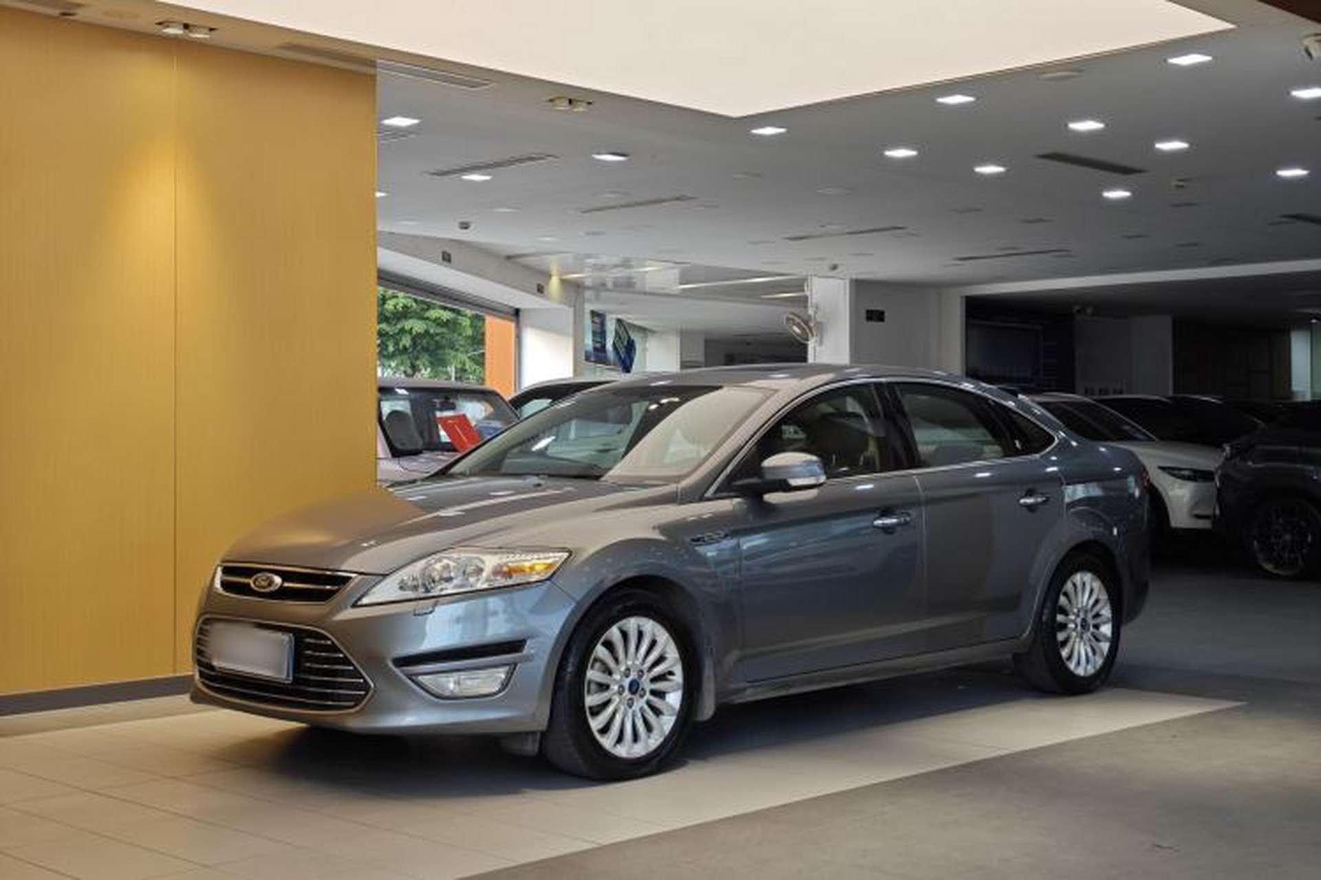 Used Ford Mondeo 2011 2.0L GTDi 200 Luxury Edition Front Left 45 Deg