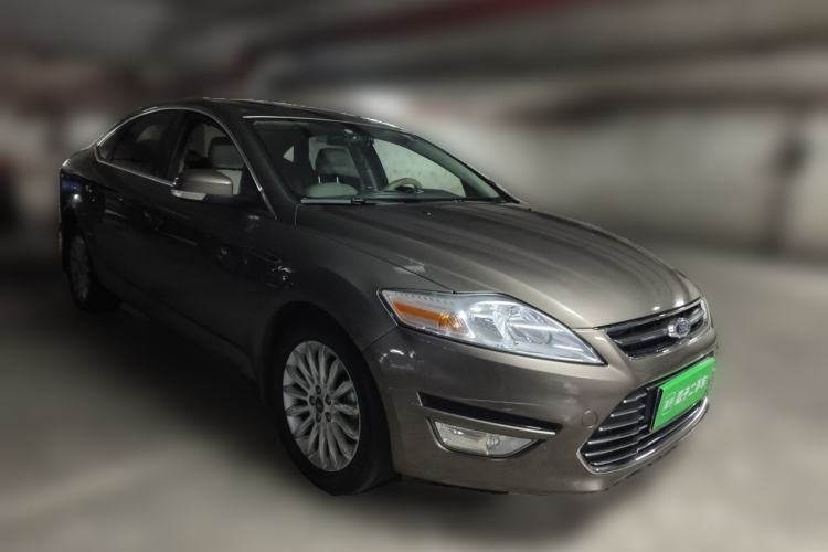 Used Ford Mondeo 2011 2.0L GTDi 200 Fashion Edition Front Right 45 Deg