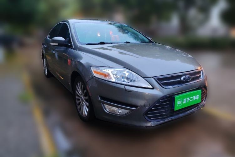 Used Ford Mondeo 2011 2.0L GTDi 200 Luxury Edition Front Right 45 Deg