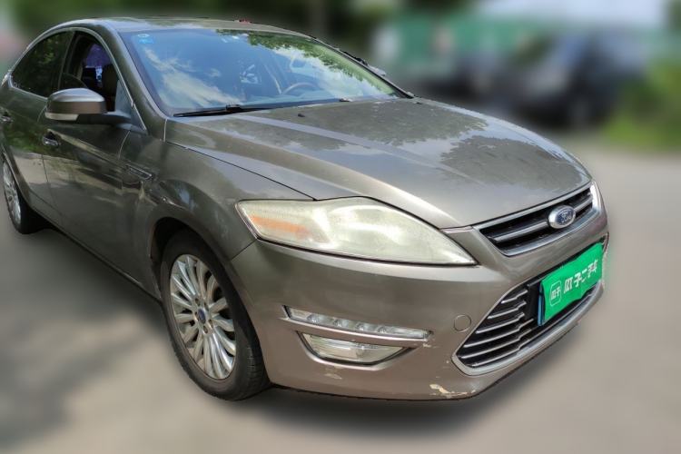 Used Ford Mondeo 2011 2.0L GTDi 200 Fashion Edition Front Right 45 Deg