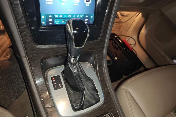 Used Ford Mondeo 2011 2.3L Luxury Model Gear Lever