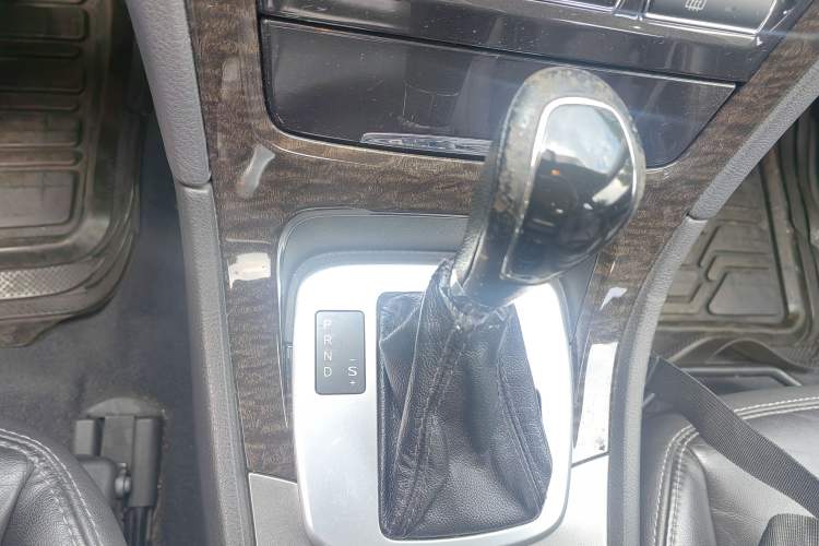 Used Ford Mondeo 2011 2.0L GTDi 200 Luxury Edition Gear Lever