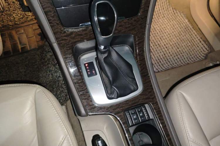 Used Ford Mondeo 2011 2.0L GTDi 200 Luxury Edition Gear Lever
