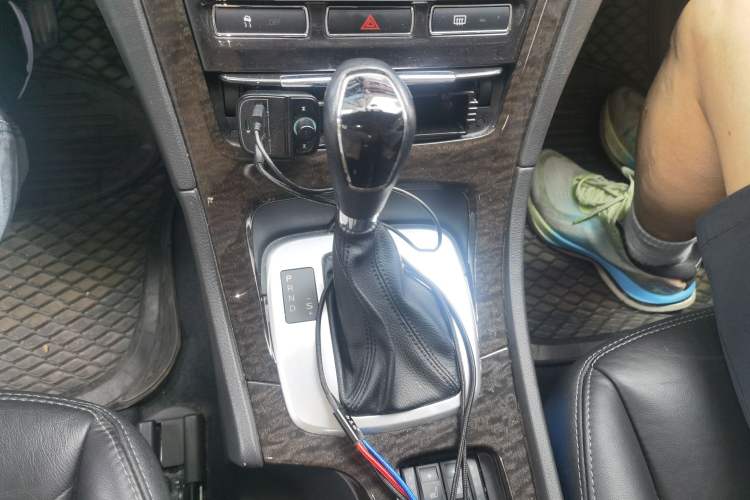 Used Ford Mondeo 2011 2.0L GTDi 200 Luxury Edition Gear Lever