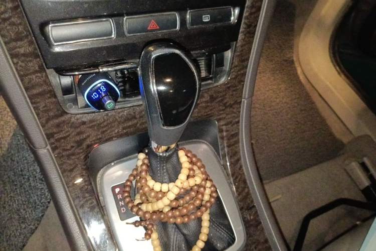 Used Ford Mondeo 2011 2.3L Luxury Model Gear Lever