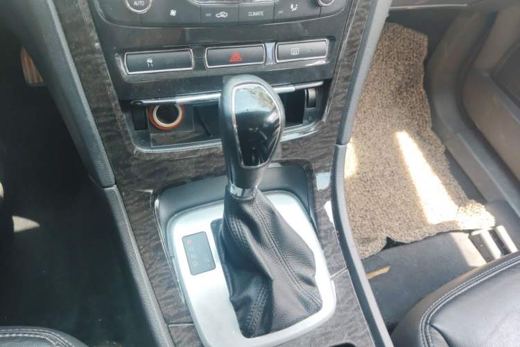 Used Ford Mondeo 2011 2.0L GTDi 200 Luxury Edition Gear Lever