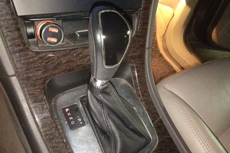 Used Ford Mondeo 2011 2.0L GTDi 200 Fashion Edition Gear Lever