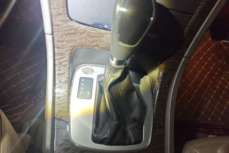 Used Ford Mondeo 2011 2.0L GTDi 200 Fashion Edition Gear Lever
