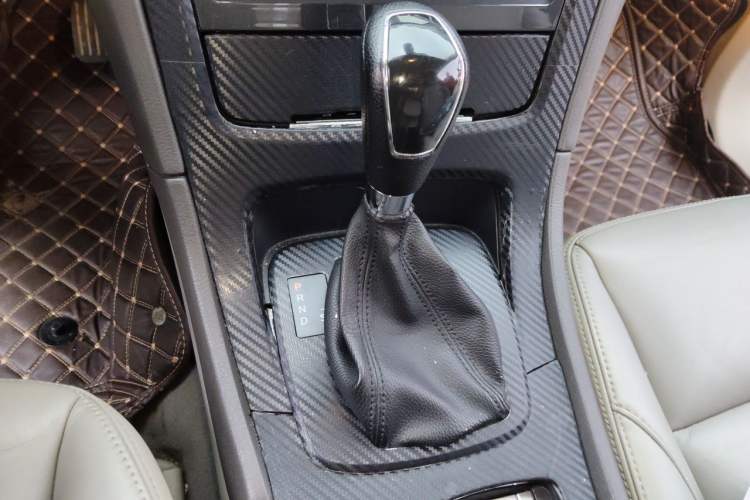 Used Ford Mondeo 2011 2.0L GTDi240 Ultimate Edition Gear Lever