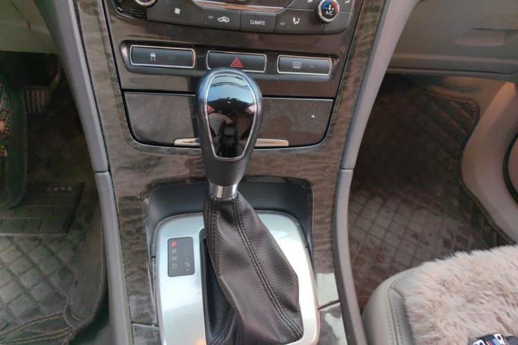 Used Ford Mondeo 2011 2.0L GTDi 200 Luxury Edition Gear Lever
