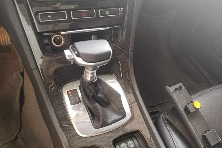 Used Ford Mondeo 2011 2.0L GTDi 200 Luxury Edition Gear Lever