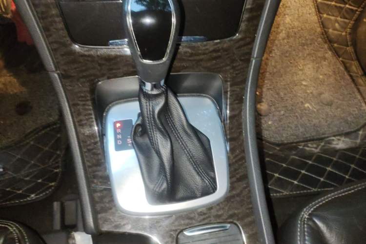 Used Ford Mondeo 2011 2.0L GTDi 200 Luxury Edition Gear Lever