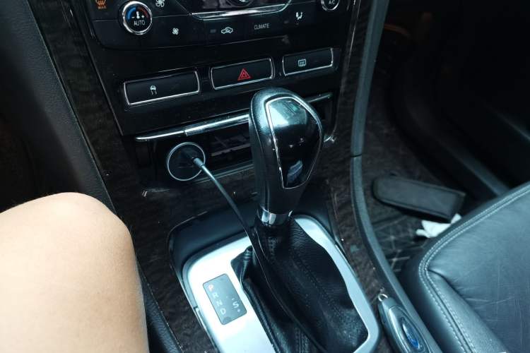 Used Ford Mondeo 2011 2.0L GTDi 200 Luxury Edition Gear Lever