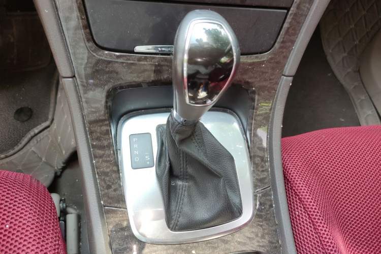 Used Ford Mondeo 2011 2.0L GTDi 200 Fashion Edition Gear Lever