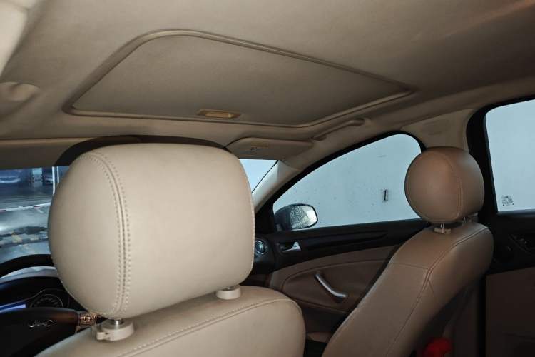 Used Ford Mondeo 2011 2.3L Luxury Model Headliner