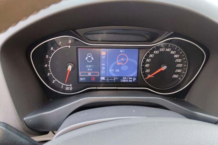 Used Ford Mondeo 2011 2.0L GTDi240 Ultimate Edition Instrument Cluster