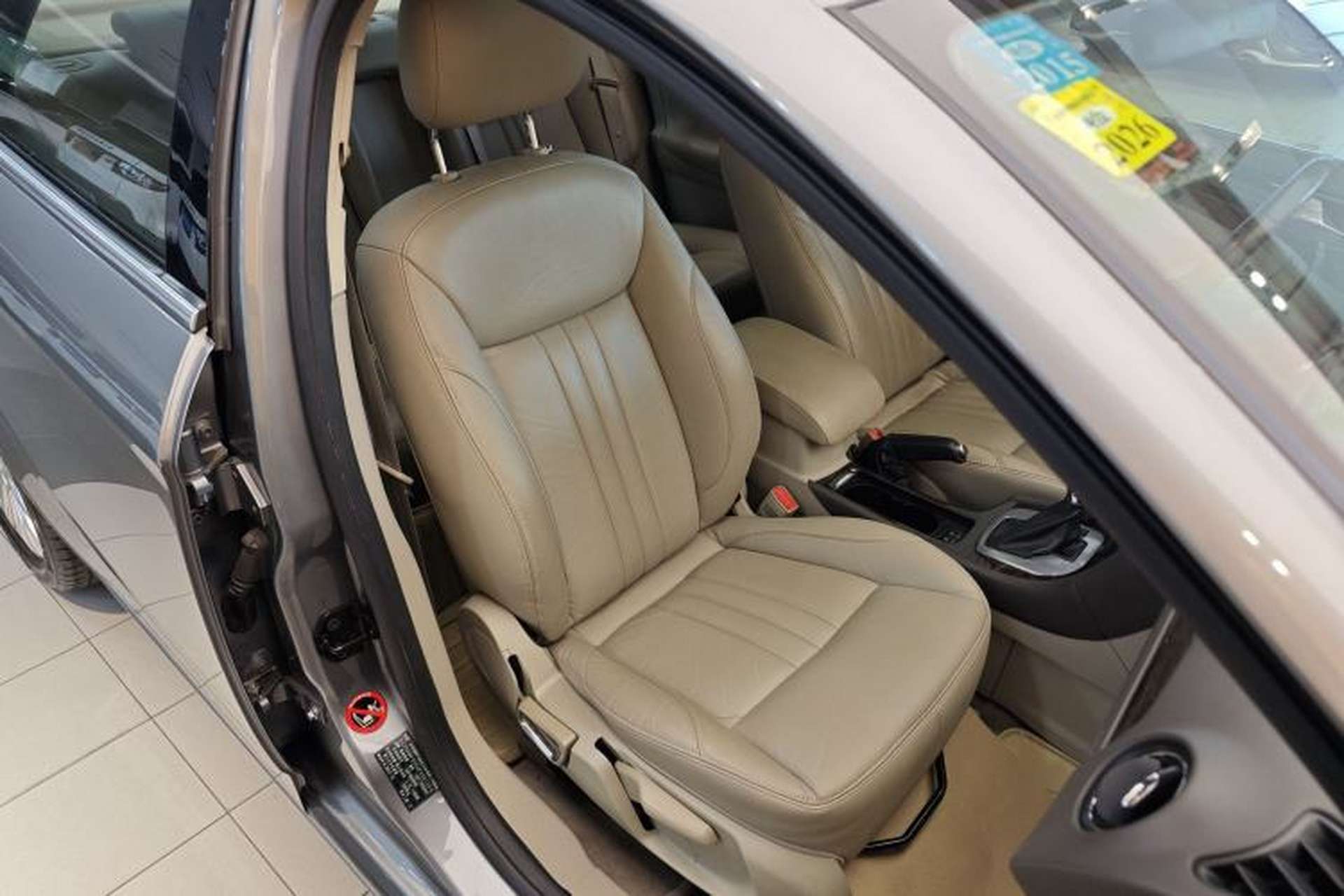 Used Ford Mondeo 2011 2.0L GTDi 200 Luxury Edition Interior 1