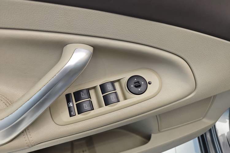 Used Ford Mondeo 2011 2.0L GTDi 200 Luxury Edition Interior 12