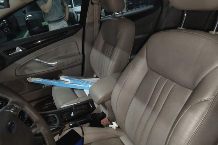 Used Ford Mondeo 2011 2.0L GTDi 200 Luxury Edition Left Front Seat