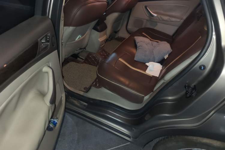 Used Ford Mondeo 2011 2.0L GTDi 200 Luxury Edition Left Rear Seat