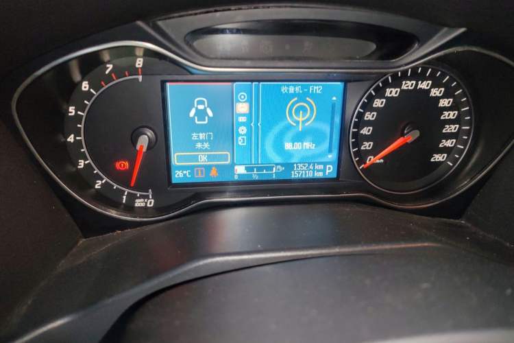 Used Ford Mondeo 2011 2.0L GTDi 200 Luxury Edition Odometer Close Up