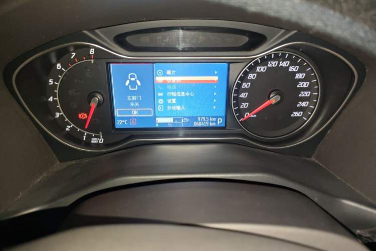 Used Ford Mondeo 2011 2.0L GTDi 200 Luxury Edition Odometer Close Up