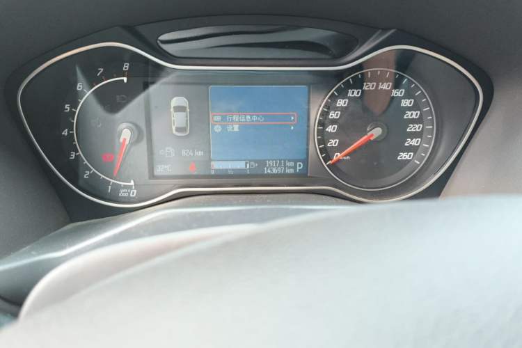Used Ford Mondeo 2011 2.0L GTDi 200 Fashion Edition Odometer Close Up