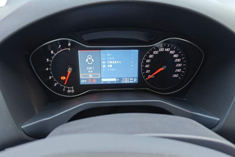 Used Ford Mondeo 2011 2.0L GTDi 200 Fashion Edition Odometer Close Up