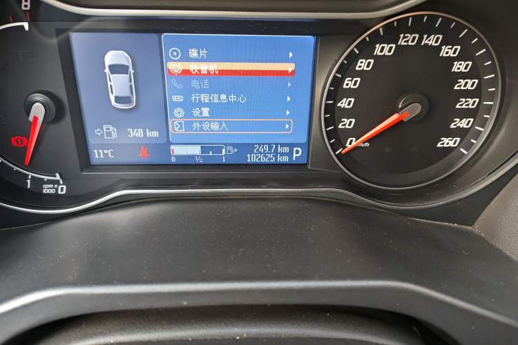 Used Ford Mondeo 2011 2.0L GTDi 200 Luxury Edition Odometer Close Up