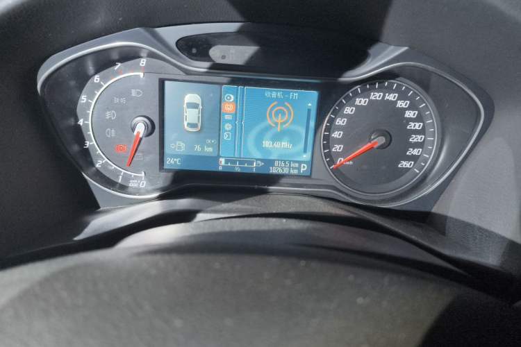 Used Ford Mondeo 2011 2.0L GTDi 200 Fashion Edition Odometer Close Up