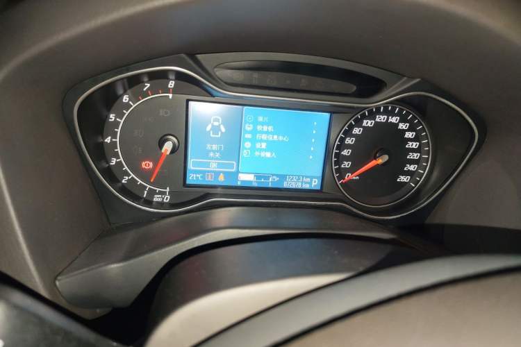 Used Ford Mondeo 2011 2.0L GTDi 200 Fashion Edition Odometer Close Up