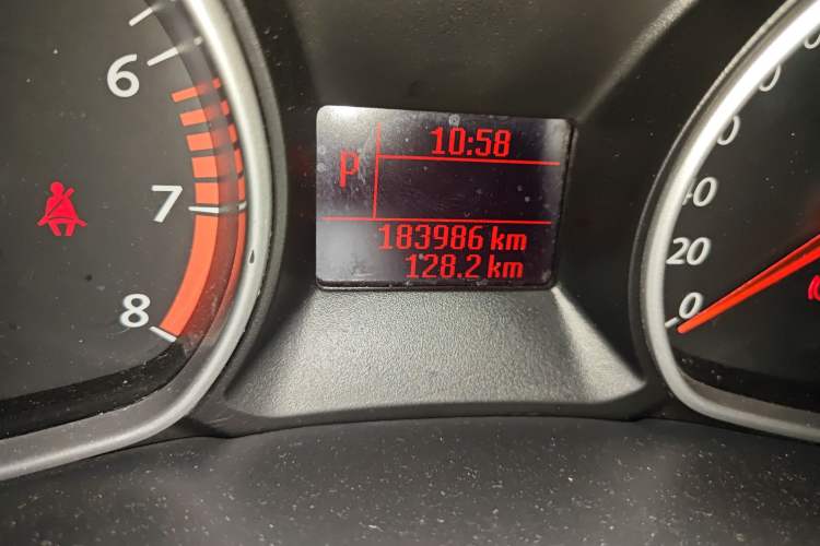 Used Ford Mondeo 2011 2.3L Fashion Edition Odometer Close Up