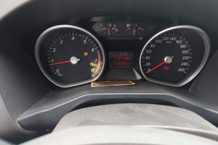 Used Ford Mondeo 2011 2.3L Fashion Edition Odometer Close Up