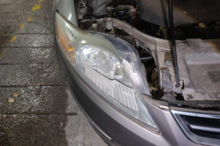 Used Ford Mondeo 2011 2.3L Luxury Model Right Front Headlight