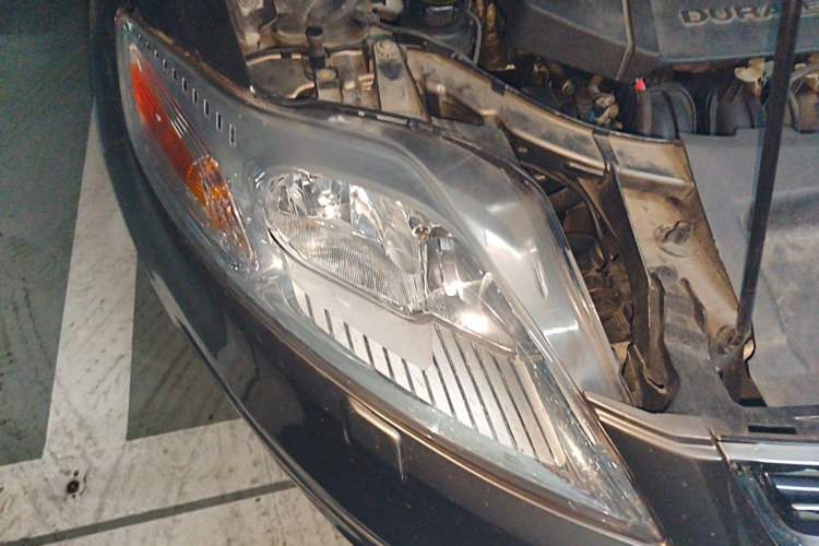 Used Ford Mondeo 2011 2.3L Luxury Model Right Front Headlight