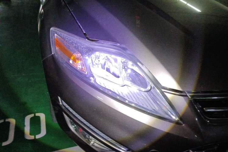 Used Ford Mondeo 2011 2.3L Luxury Model Right Front Headlight
