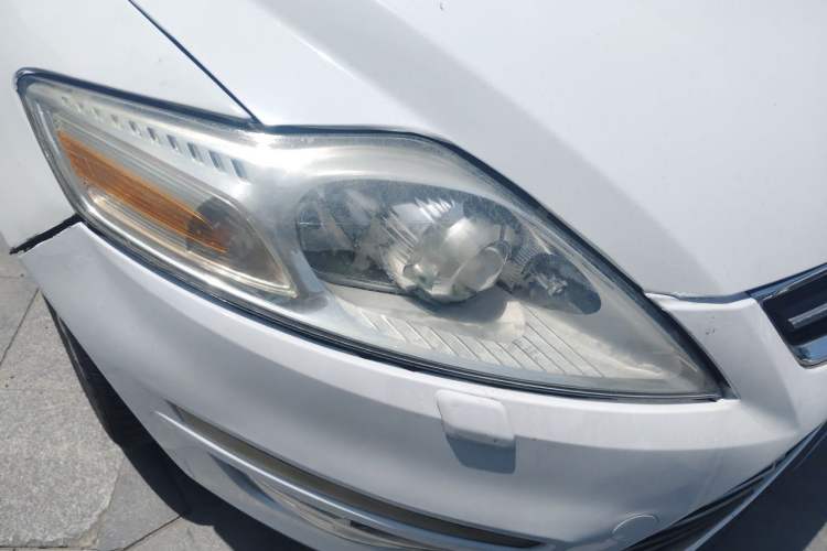 Used Ford Mondeo 2011 2.0L GTDi 200 Luxury Edition Right Front Headlight