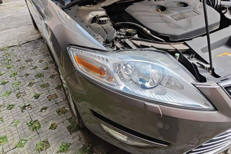 Used Ford Mondeo 2011 2.0L GTDi 200 Luxury Edition Right Front Headlight
