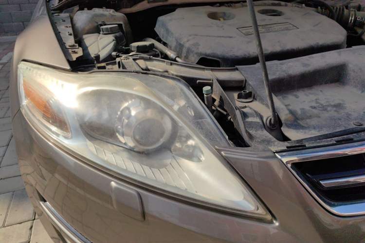Used Ford Mondeo 2011 2.0L GTDi 200 Luxury Edition Right Front Headlight